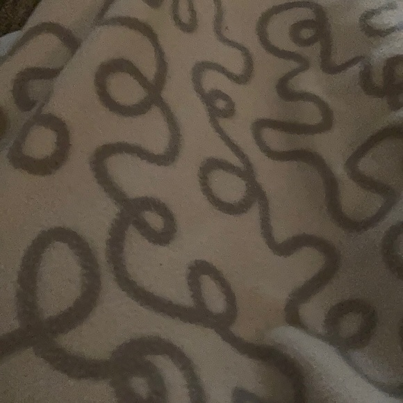 Meet your Posher, Mia - Picture 1 of 1